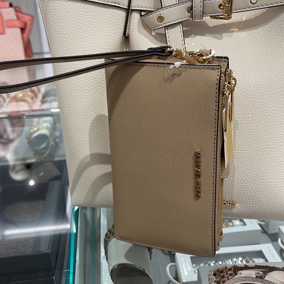 MICHAEL KORS LARGE DOUBLE ZIP WRISTLET wallet, clutch, 
Bisque - Picture 5 of 16